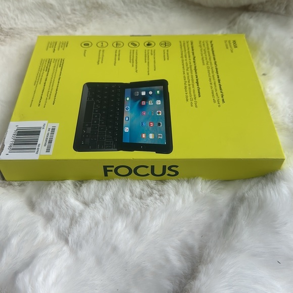 IPAD MINI 4 keyboard case by Logitech
